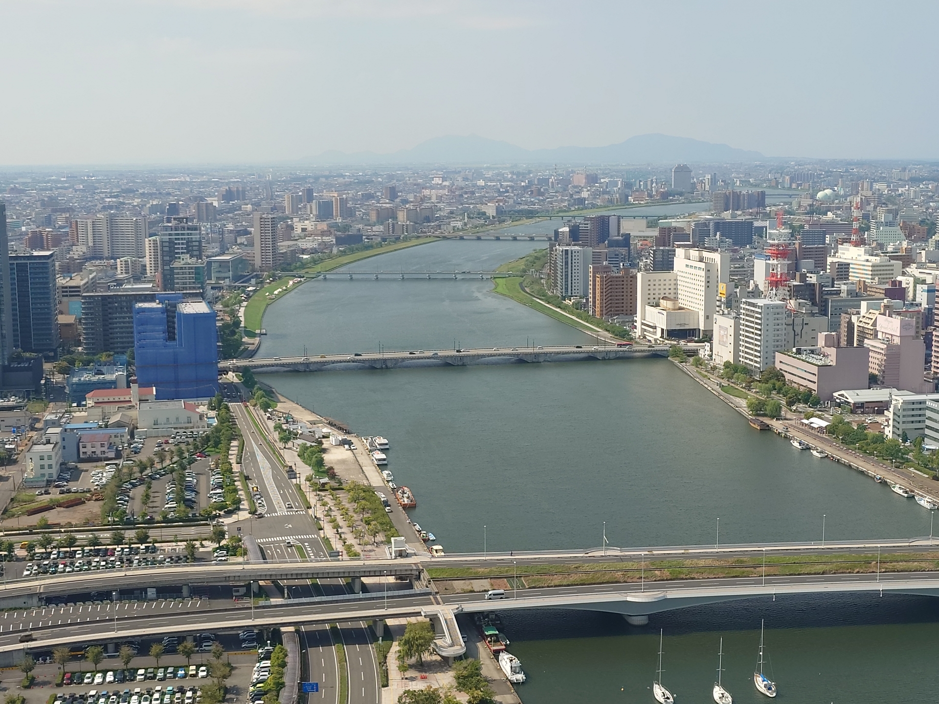 新潟市の街並み